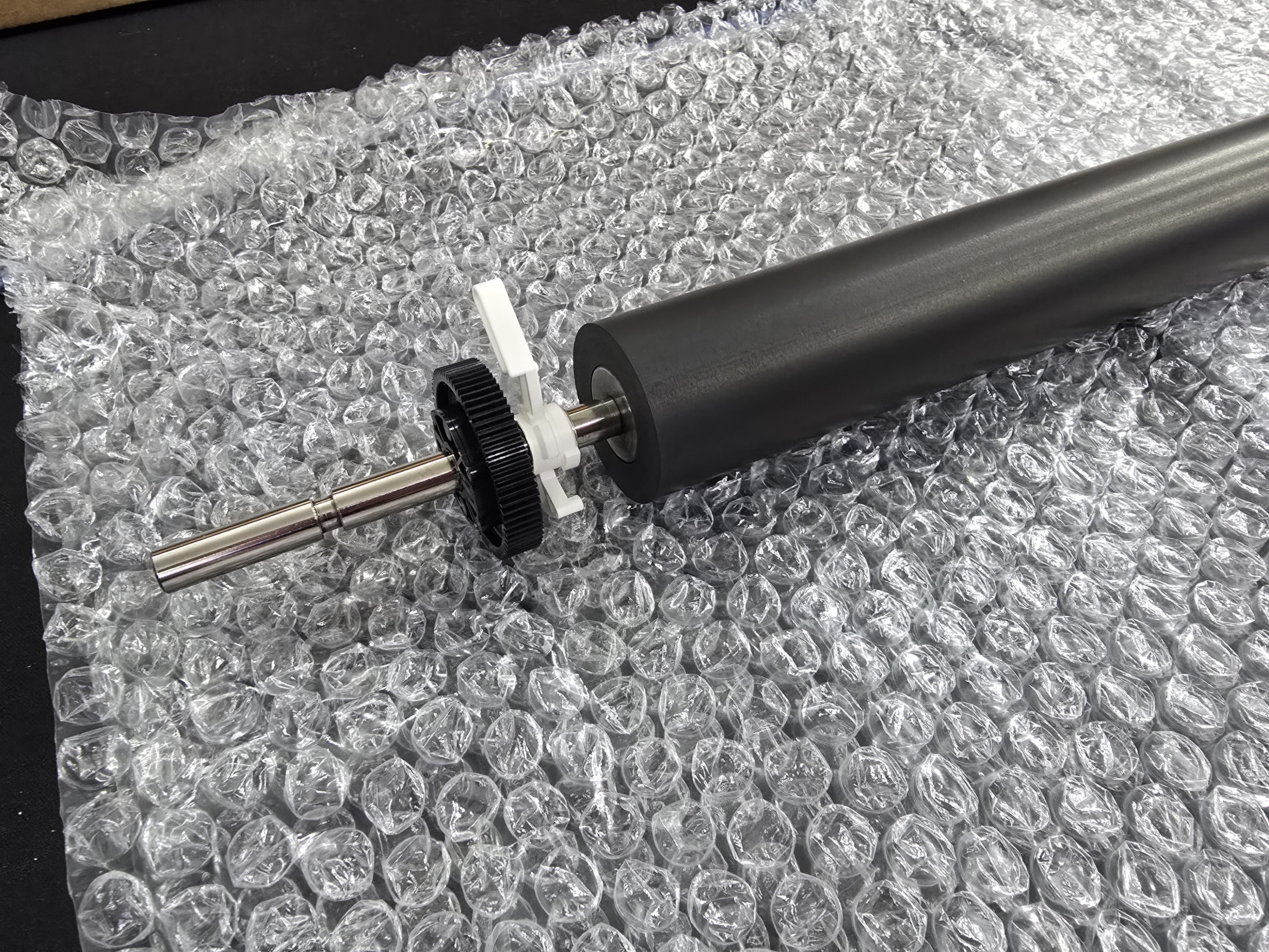 "ลูกยางดึงกระดาษพร้อมเฟืองยกเซ็ท" PLATEN ASSY EPSON LQ-2090II "ตำแหน่ง605"