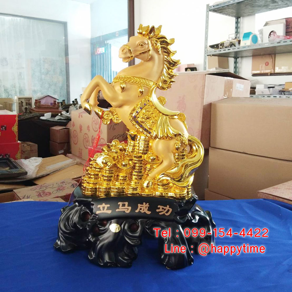 รูปปั้นม้ายกขา ของขวัญให้หัวหน้าลาออกมีความหมายเป็นศิริมงคล