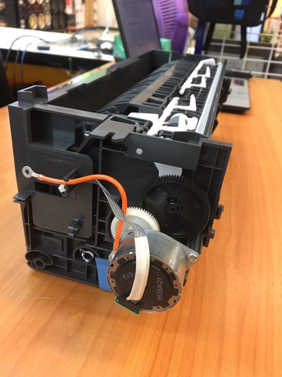 "ชุดฟีดกระดาษ" EPSON L1800/L1300 "ตำแหน่งที่ 701 ไม่มีถาดรับกระดาษติดมาให้ๆใช้ของเดิม"