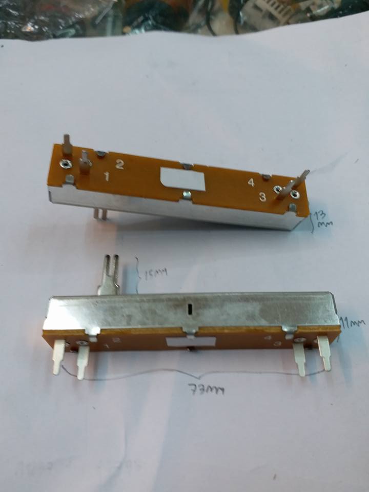 ขาย โวลุ่ม2.2KBโวลุ่มB2.2Kโวลุ่มสไลด์2.2KVRSLIDEยี่ห้อALPHAขนาดยาว73มมกว้าง13มมสูง11มมแกนยาว15มม(73x13x11mm)ราคาตัวล่ะ