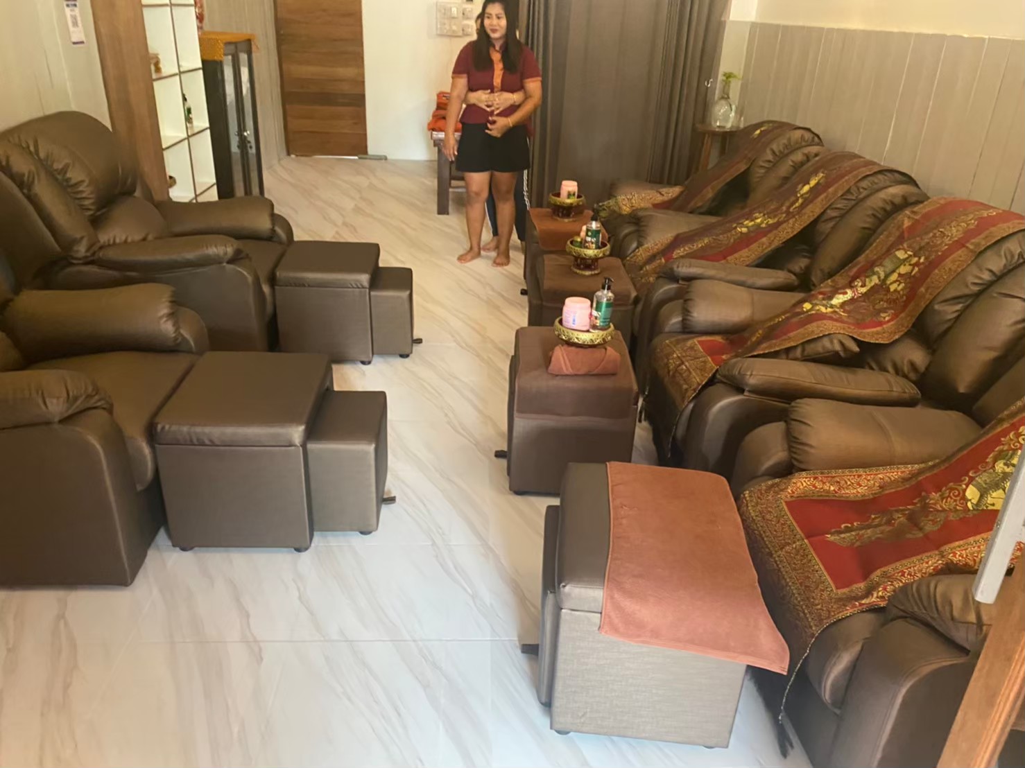 เก้าอี้นวดเท้ารุ่นตรง ชุด 3 ชิ้น ผลิตด้วยหนัง PU silk มีให้เลือกหลายสีคะ 💥 ราคายังไม่รวมค่าส่ง