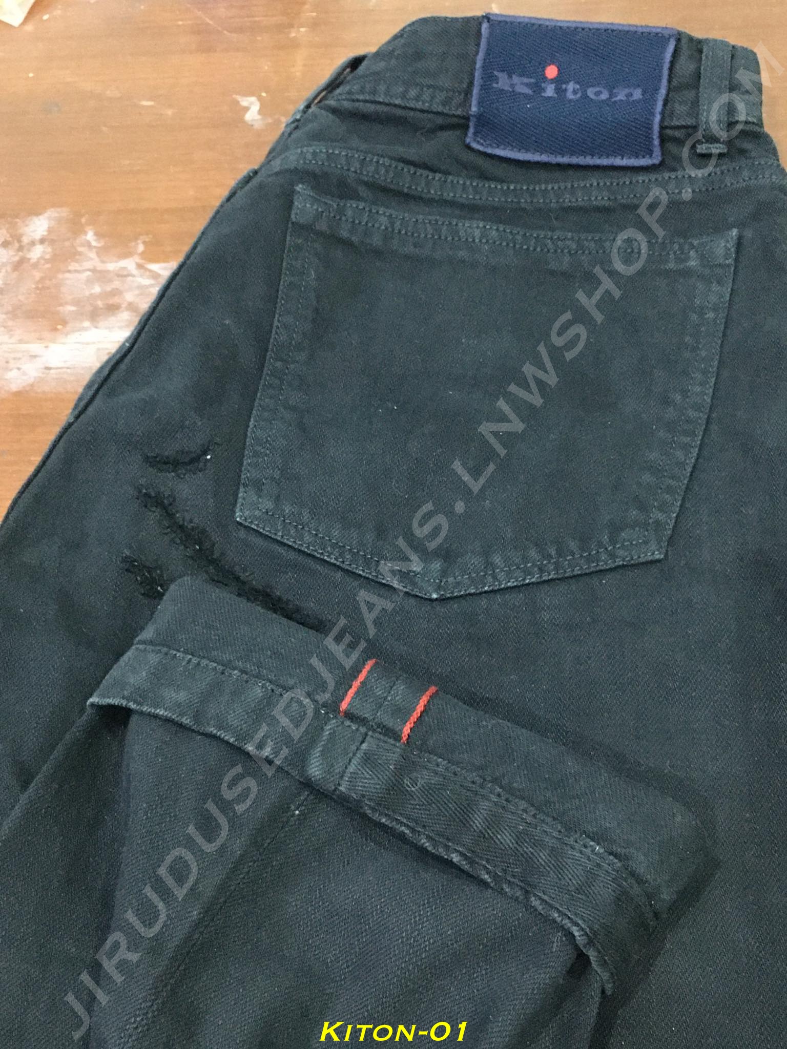 1. Kiton Napoli - Limited Edition 26 of 95 สีดำฟอก ริมแดง ผ้า Kurabo เอว 30 ยาว 32 Made in Italy