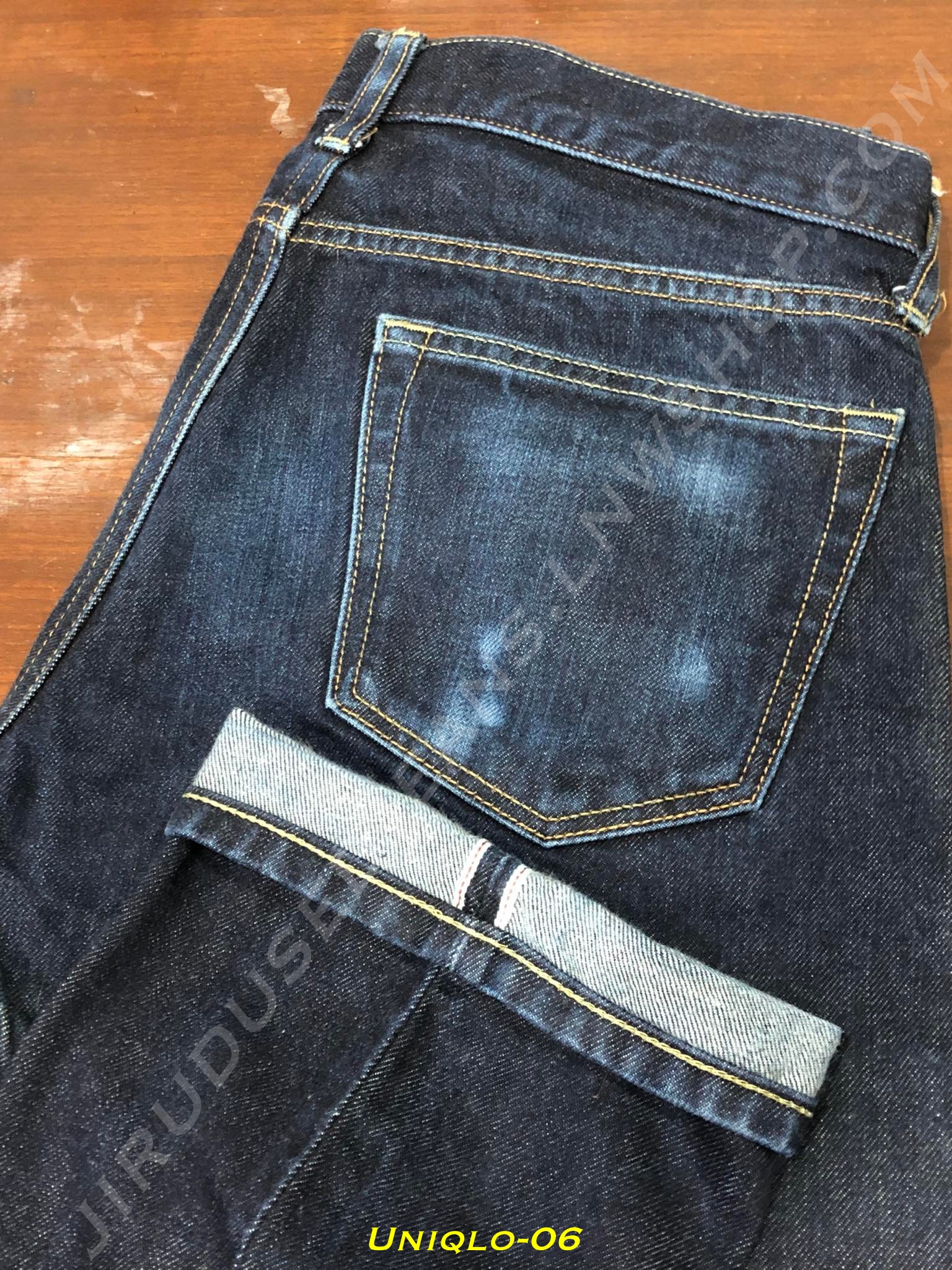 6. Uniqlo - ริมแดง กระบอกเล็ก เอวต่ำ ผ้าดิบ 12.5oz เอว 32 ยาว 33 Made in Bangladesh