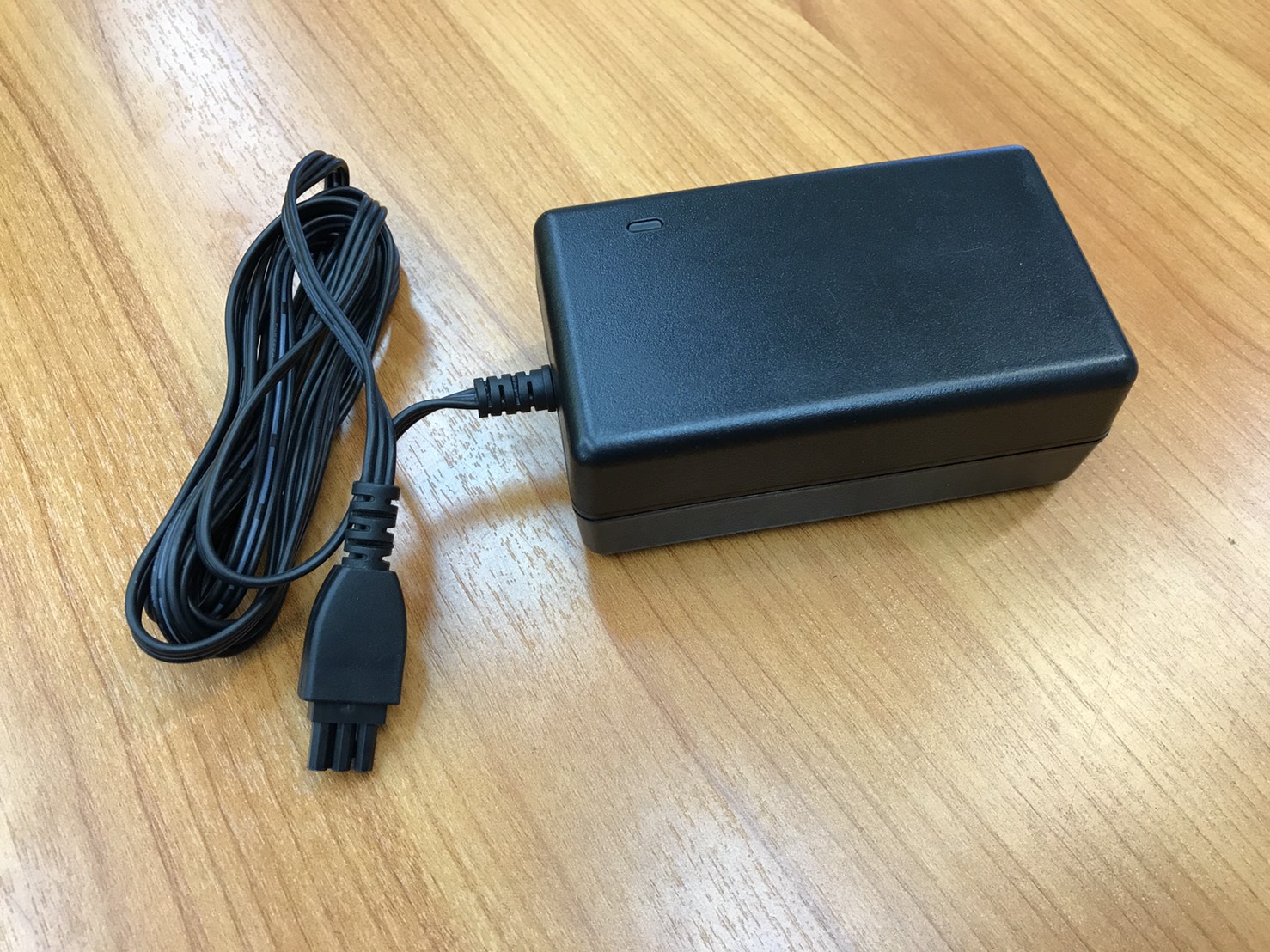 "อะแดปเตอร์จ่ายไฟหัวสีดำ" ADAPTER HP