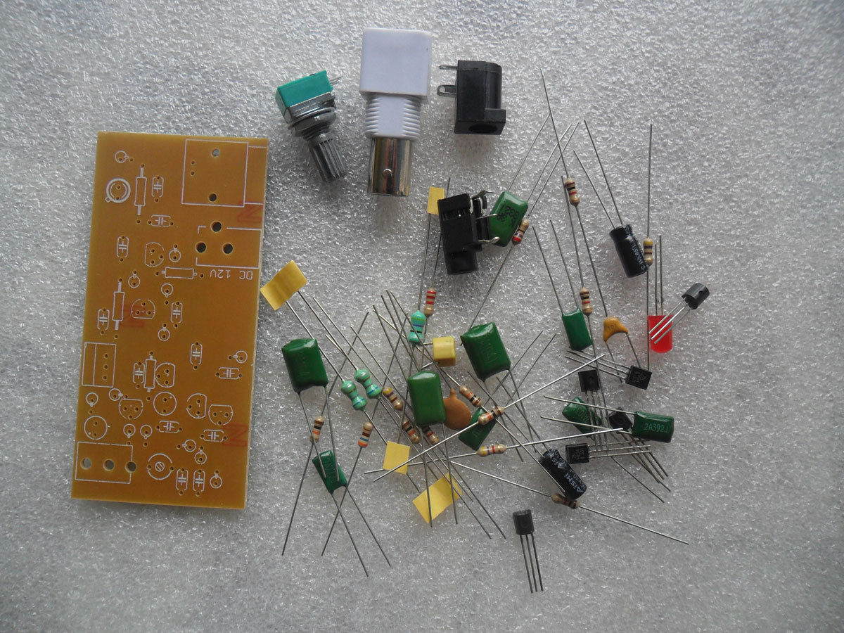 ชุดคิทเครื่องส่งวิทยุ AM กำลังส่ง 50 mW เพื่อการศึกษา (ยังไม่ได้ประกอบ)