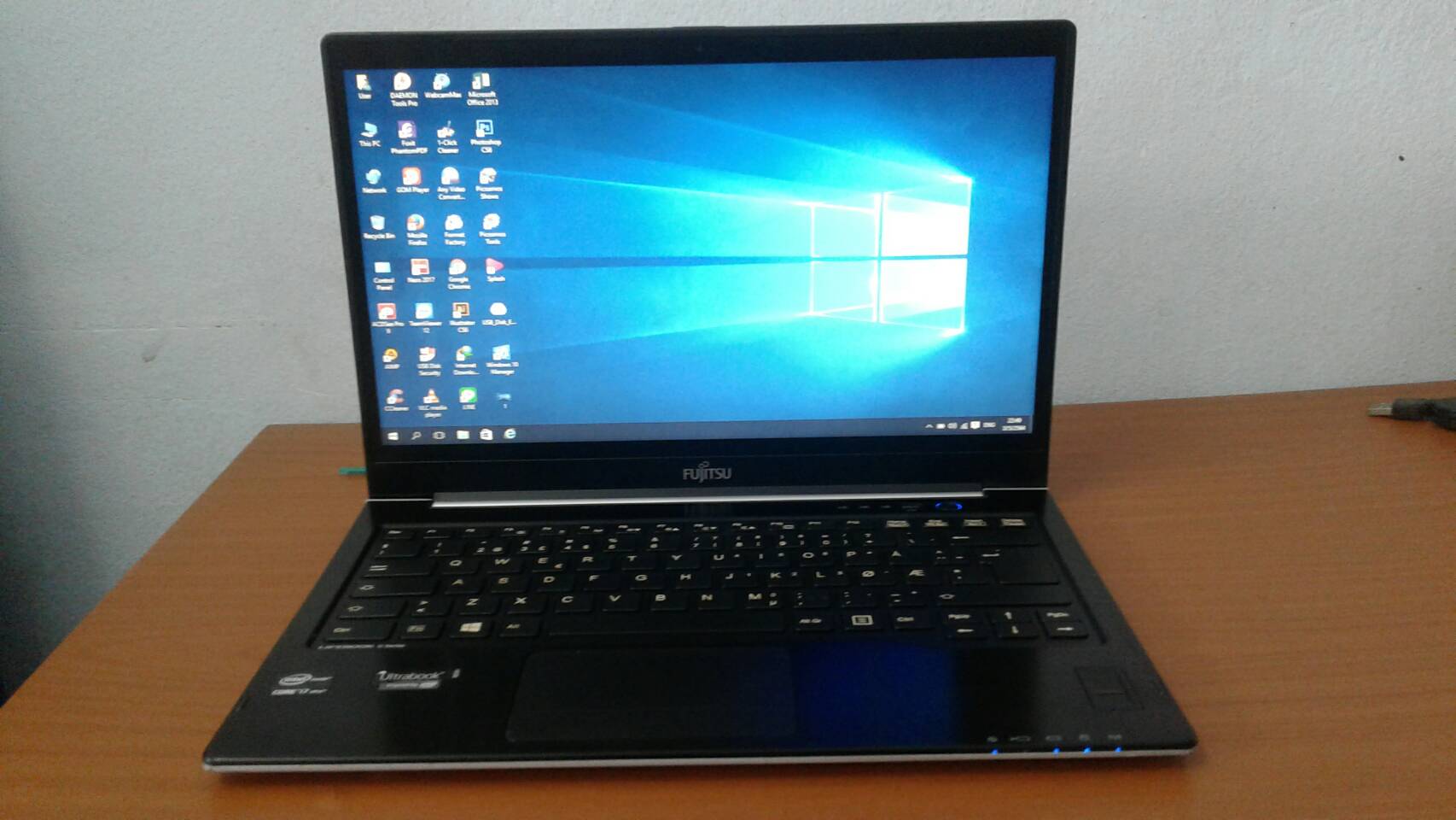Fujitsu Lifebook U772 Core i7 3687U Upto 3.30GHz ดูหนังฟังเพลง งานออนไลน์ ดีไซน์สวยบางเบา เหมาะพกพา