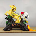 ม้ามงคลสีทอง ของขวัญขึ้นบ้านใหม่ให้ผู้ใหญ่